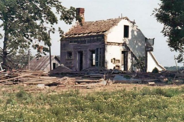 Photo of resistance cabin work