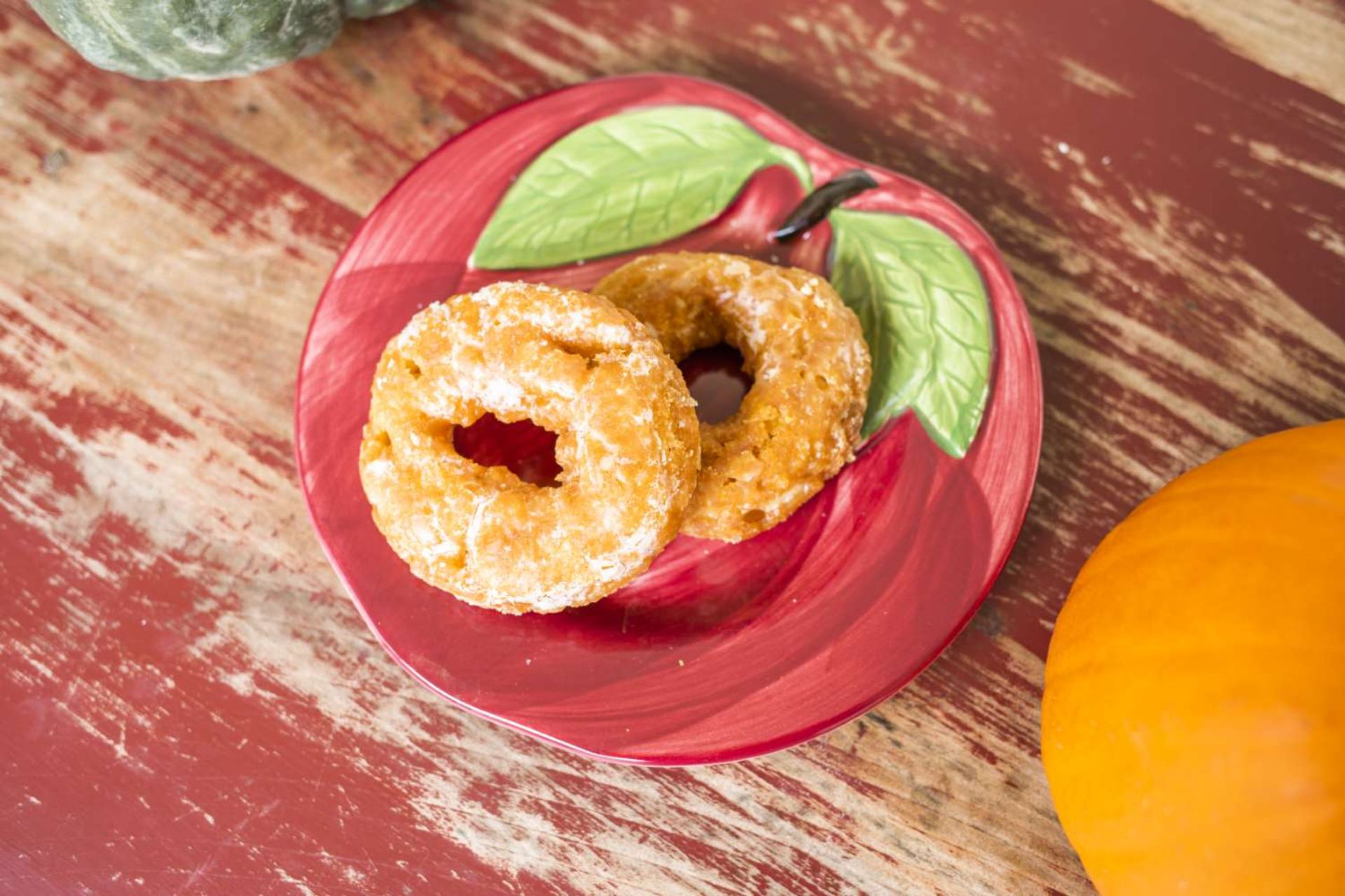 /assets/3053/applestoredonutsfritters2021_6-websafe.jpg